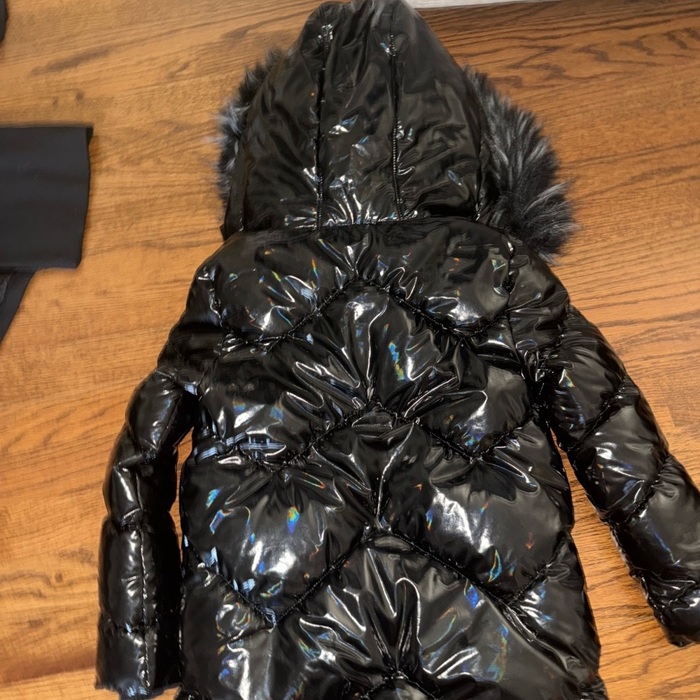 Like new girls coat - Picture 2 of 3